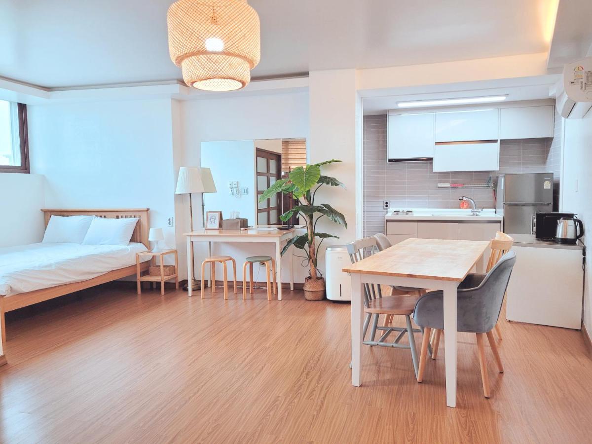 Seogwiporto Villa Eksteriør bilde
